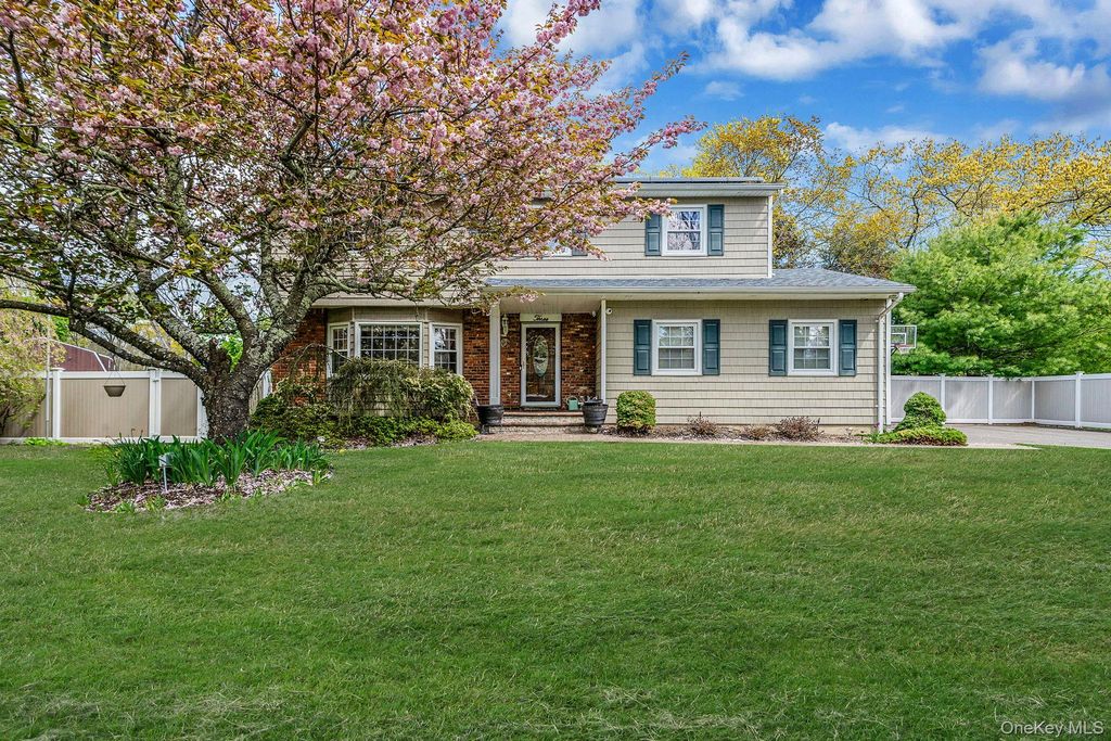 3 Otsego Avenue, Dix Hills, NY 11746