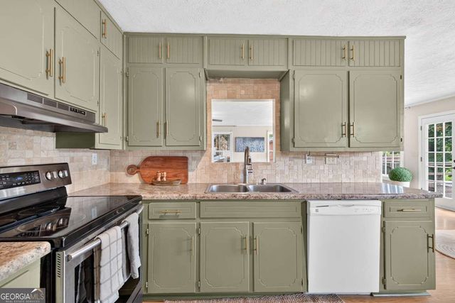 976 SW Walker Lake Road, Conyers, GA 30094
