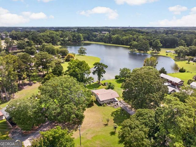 976 SW Walker Lake Road, Conyers, GA 30094