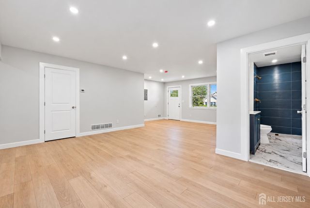8 James Street, New Brunswick, NJ 08901