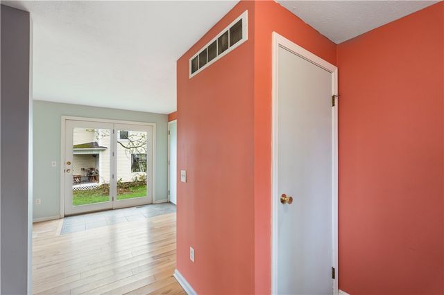 22 High St Street, Livonia, NY 14487