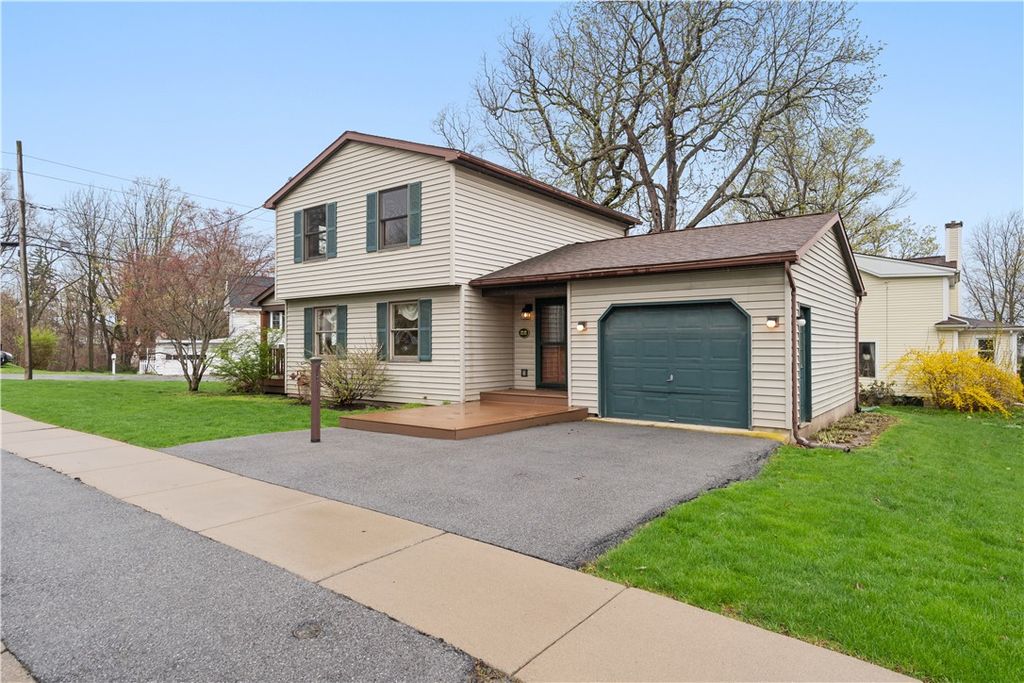 22 High St Street, Livonia, NY 14487