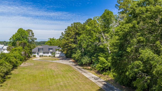 2644 Bohicket Road, Johns Island, SC 29455