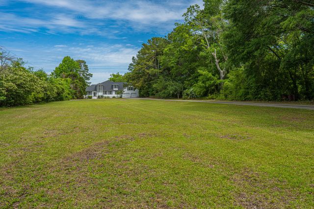 2644 Bohicket Road, Johns Island, SC 29455
