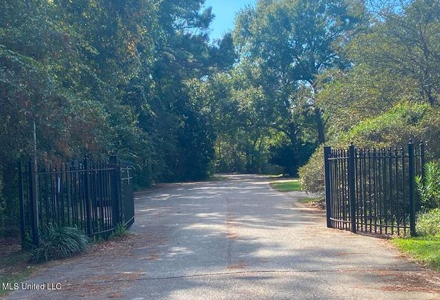13075 Riverwalk Circle, D'iberville, MS 39540