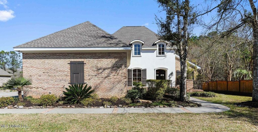13075 Riverwalk Circle, D'iberville, MS 39540