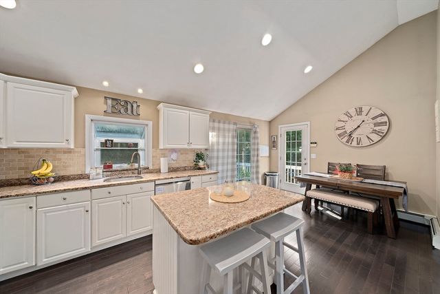 13 Church, Berkley, MA 02779