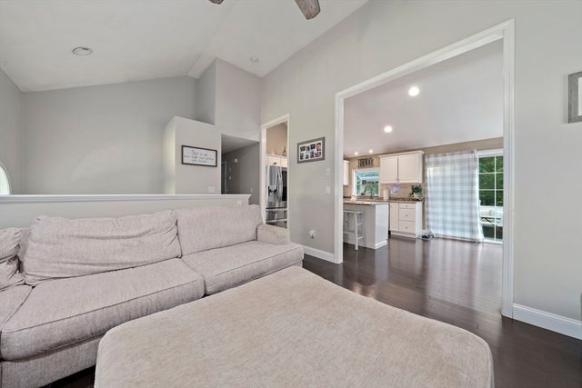 13 Church, Berkley, MA 02779