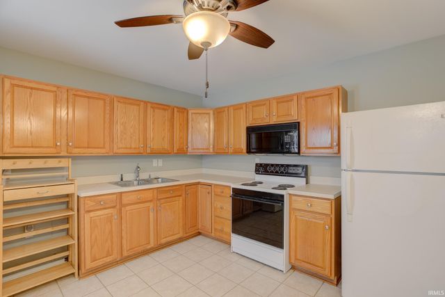 4118 Meadowridge Road, Evansville, IN 47710