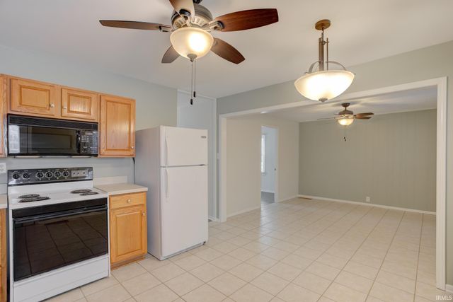 4118 Meadowridge Road, Evansville, IN 47710