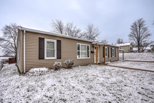4118 Meadowridge Road, Evansville, IN 47710