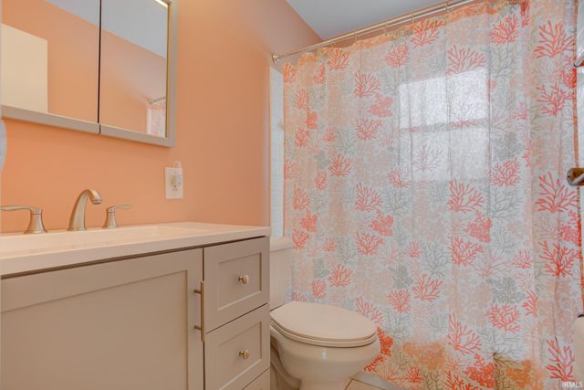 4118 Meadowridge Road, Evansville, IN 47710