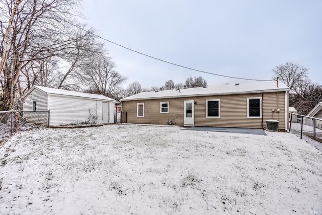 4118 Meadowridge Road, Evansville, IN 47710