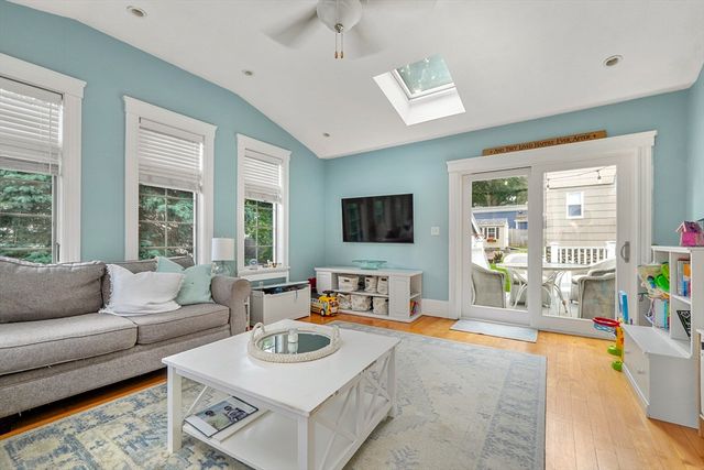 43 Meridian St, Melrose, MA 02176