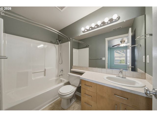 2201 Ne 140TH St, Vancouver, WA 98686