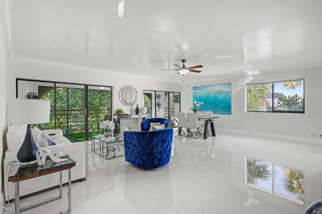 6328 W Longboat Ln W W 403, Boca Raton, FL 33433