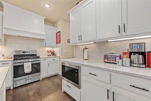 9 Burnmouth Place, Bella Vista, AR 72715