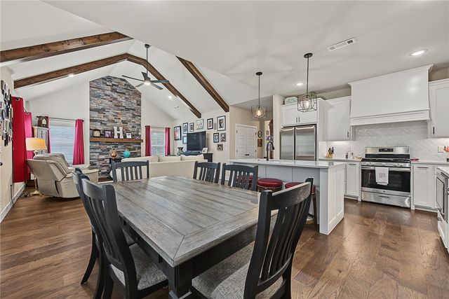 9 Burnmouth Place, Bella Vista, AR 72715