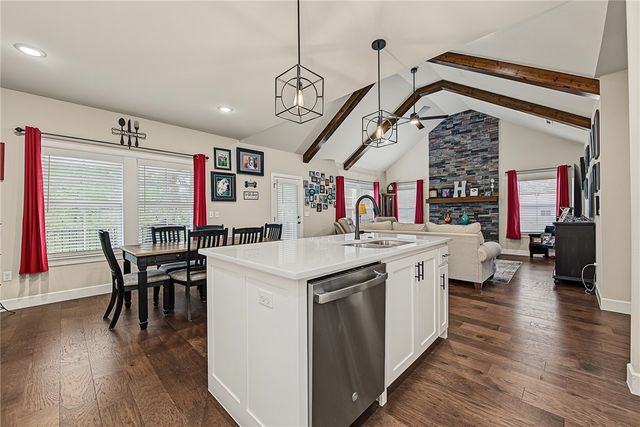 9 Burnmouth Place, Bella Vista, AR 72715