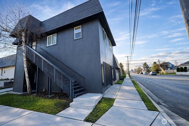 2102 S 12th Street, Tacoma, WA 98405