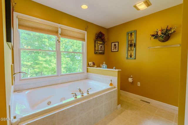 954 Pawnee Court, Sevierville, TN 37876