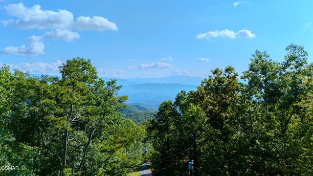 954 Pawnee Court, Sevierville, TN 37876