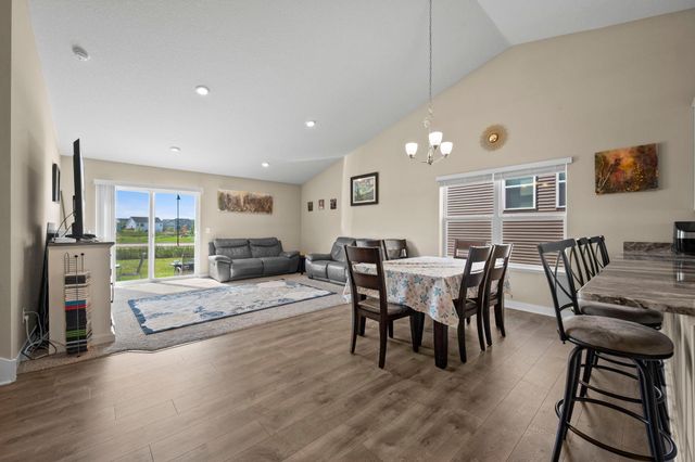 1836 Fields Drive, Carver, MN 55315