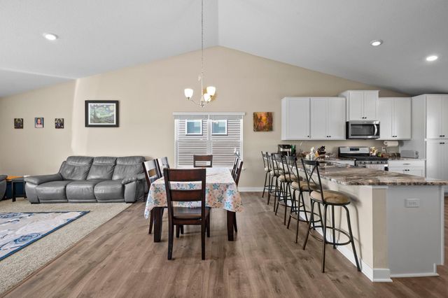 1836 Fields Drive, Carver, MN 55315