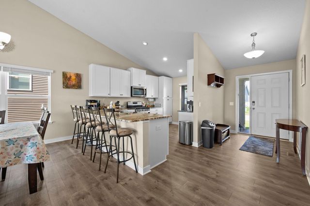 1836 Fields Drive, Carver, MN 55315