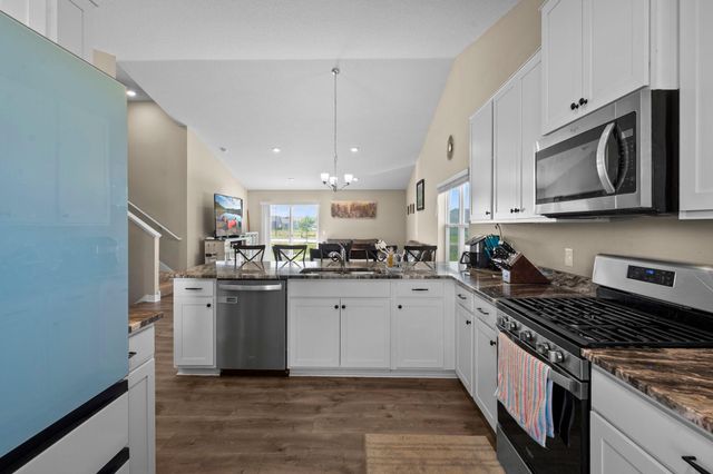 1836 Fields Drive, Carver, MN 55315