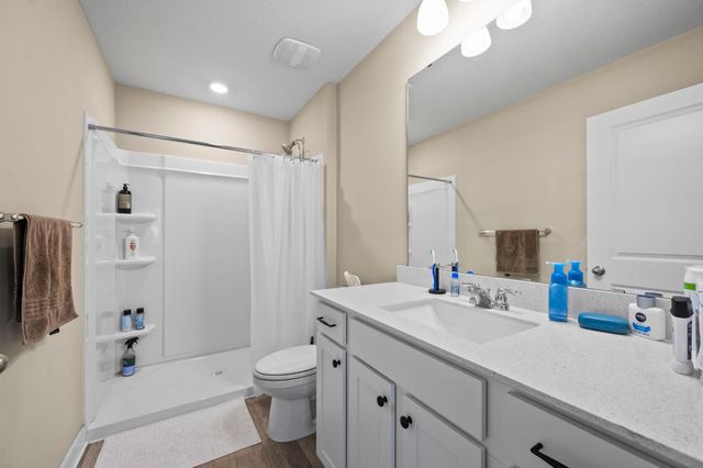 1836 Fields Drive, Carver, MN 55315