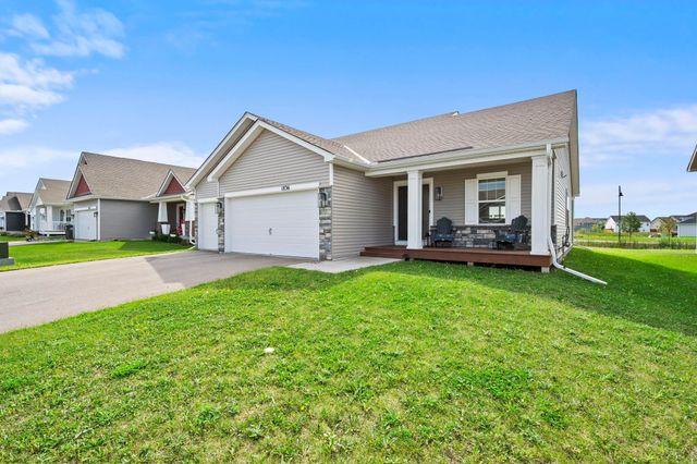 1836 Fields Drive, Carver, MN 55315