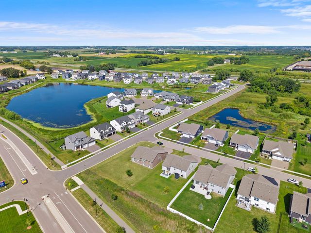 1836 Fields Drive, Carver, MN 55315