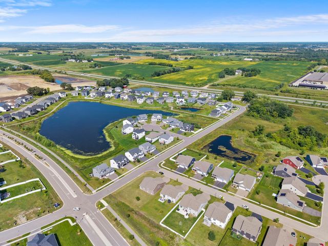 1836 Fields Drive, Carver, MN 55315