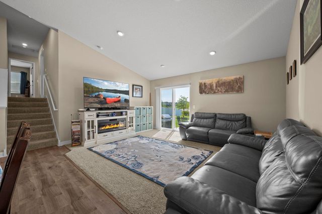 1836 Fields Drive, Carver, MN 55315
