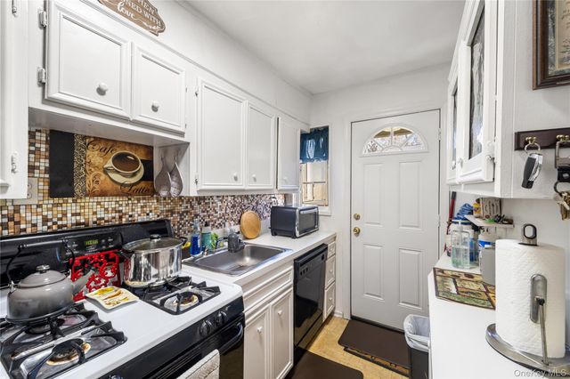 224-23 Manor Road B25-0, Queens Village, NY 11427