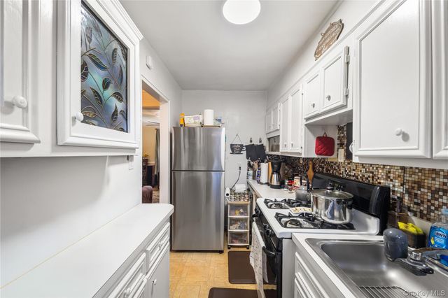 224-23 Manor Road B25-0, Queens Village, NY 11427
