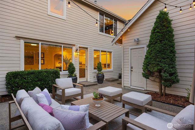 1839 12th Avenue NE, Issaquah, WA 98029