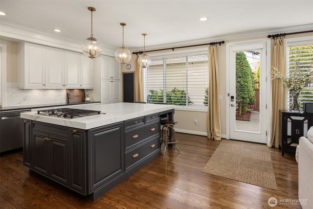 1839 12th Avenue NE, Issaquah, WA 98029