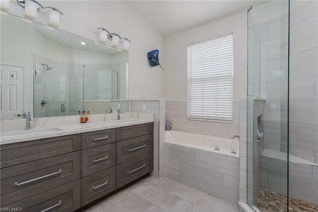3295 Twilight LN 5302, Naples, FL 34109