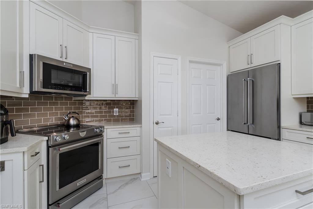 3295 Twilight LN 5302, Naples, FL 34109