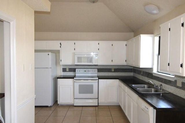 304 Bronc DR, Copperas Cove, TX 76522