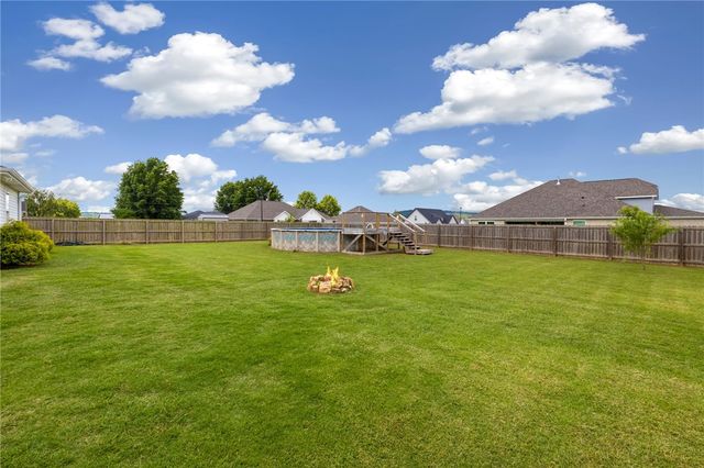 682 S Mock Street, Prairie Grove, AR 72753