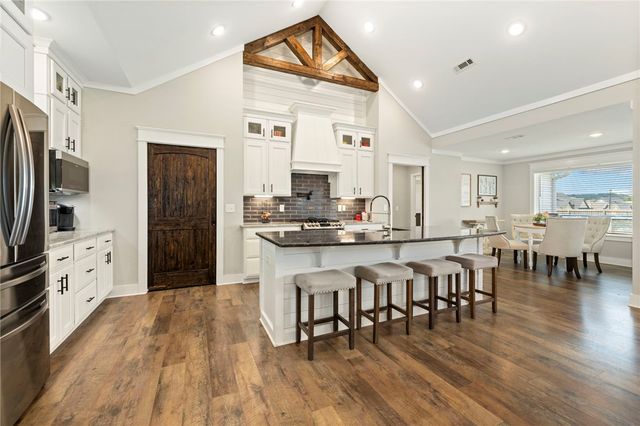 682 S Mock Street, Prairie Grove, AR 72753