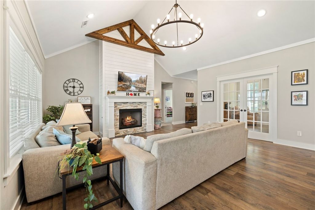 682 S Mock Street, Prairie Grove, AR 72753
