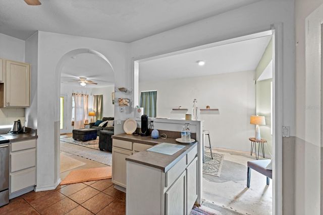 1112 LAKE SHORE RANCH DRIVE, Seffner, FL 33584