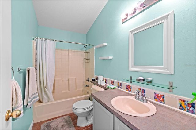 1112 LAKE SHORE RANCH DRIVE, Seffner, FL 33584