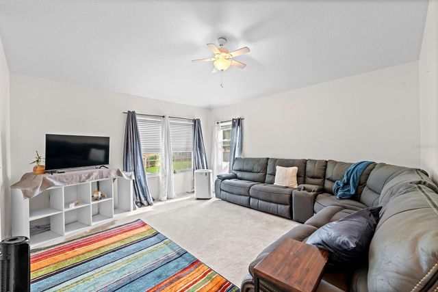 1112 LAKE SHORE RANCH DRIVE, Seffner, FL 33584