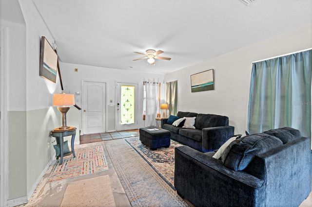 1112 LAKE SHORE RANCH DRIVE, Seffner, FL 33584