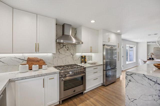 2434 Waverley Street, Palo Alto, CA 94301